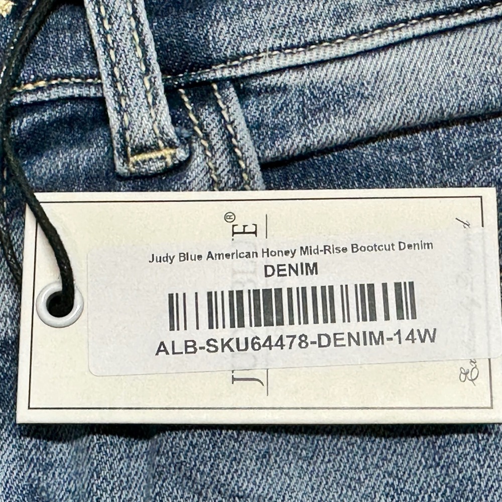 Judy Blue American Honey Mid-Rise stretch bootcutJeans Light Wash  size 14W - Picture 7 of 12